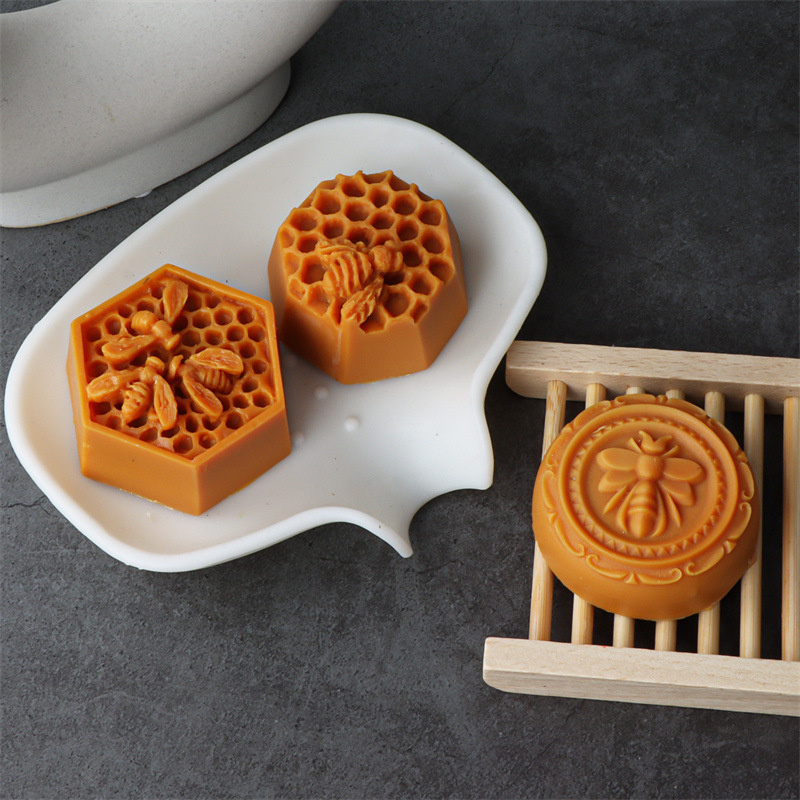 3D Flying Bee Honeycomb Candle - Soap Making Instructions recension och pris